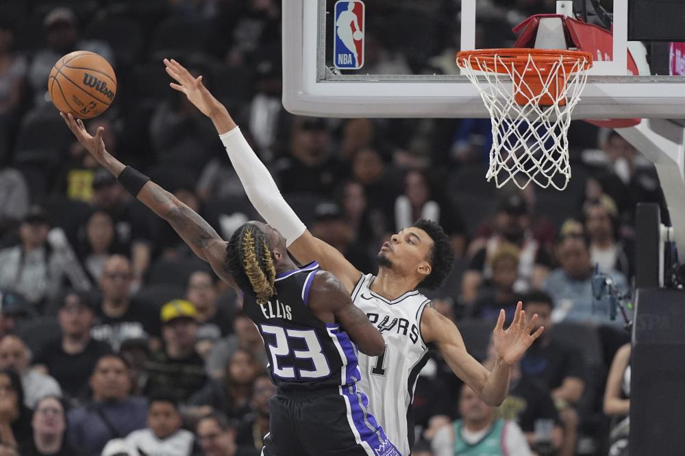 随着新的球 随着新的球