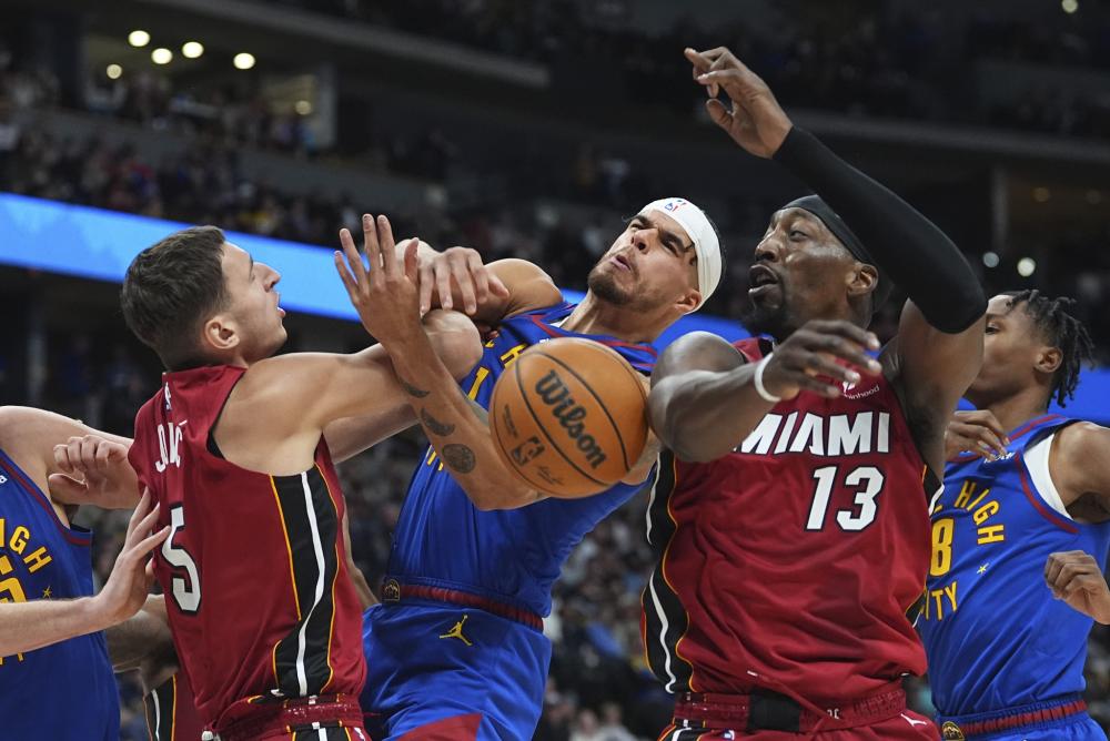 了球队中场 了球队中场