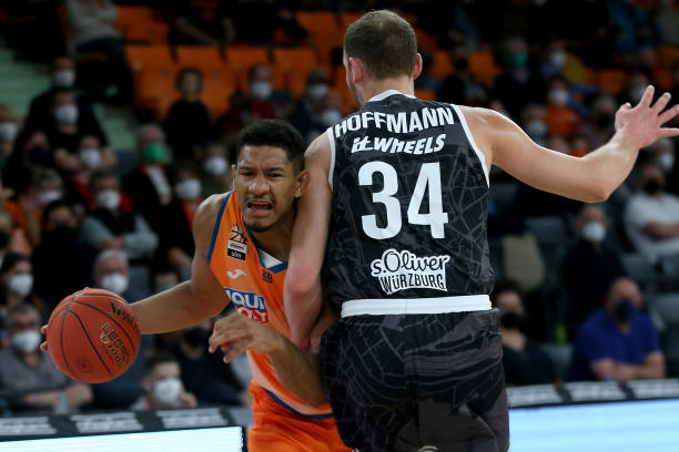 用篮球连接 用篮球连接