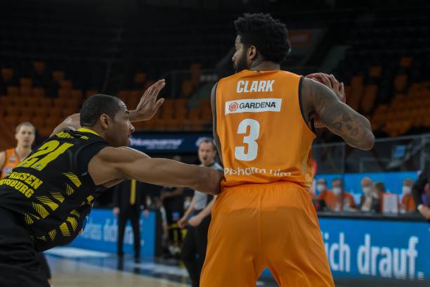 李梦和李月 李梦和李月